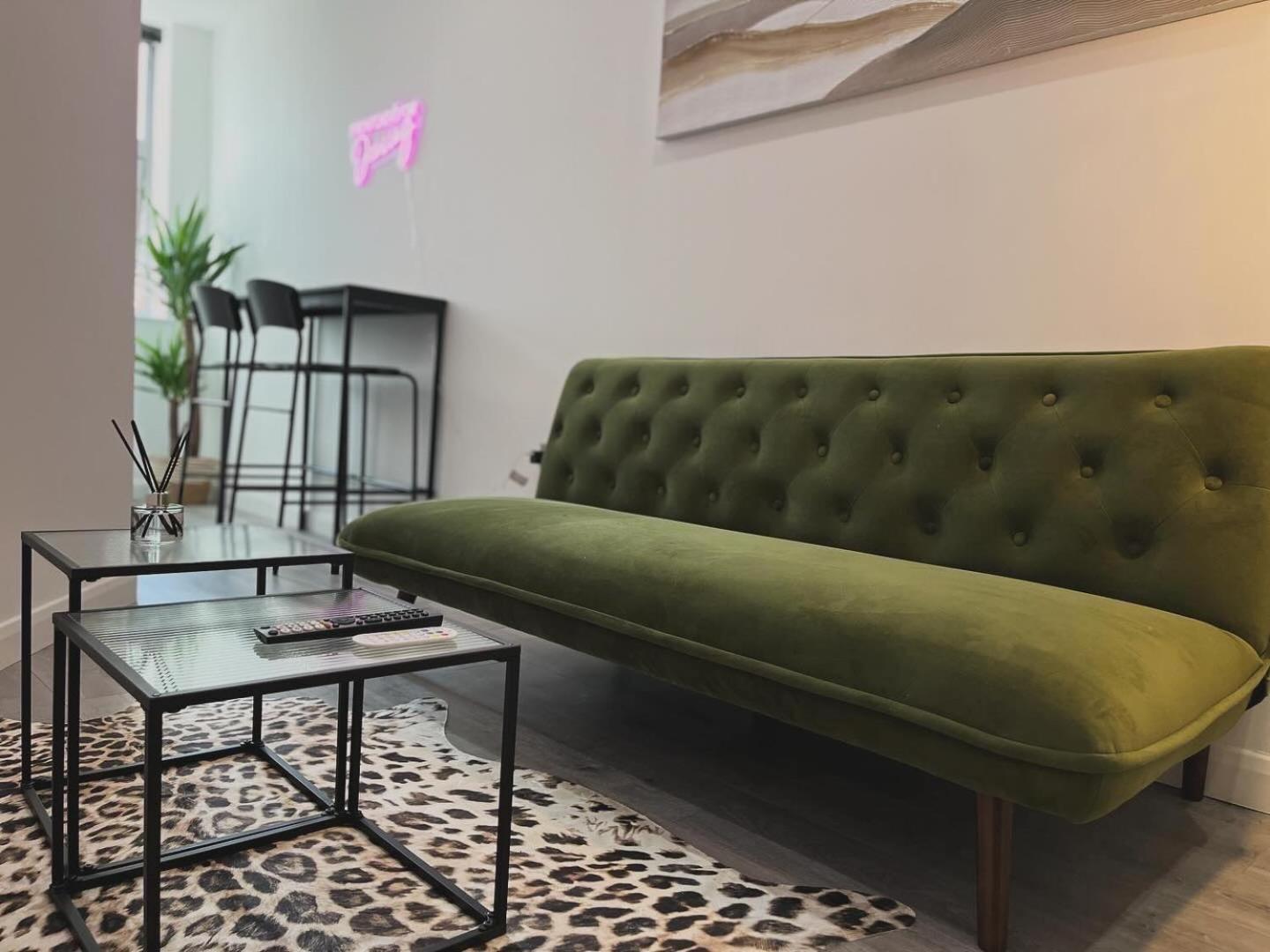 Groovy Central King Suite - Free Gym! Leicester Eksteriør billede